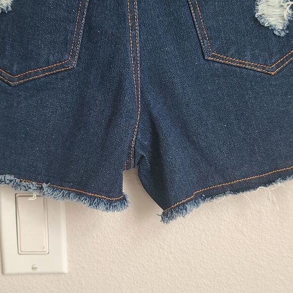 SHORTS. CHELSEA AND VIOLET  DENIM SHORTS - Picture 9 of 13